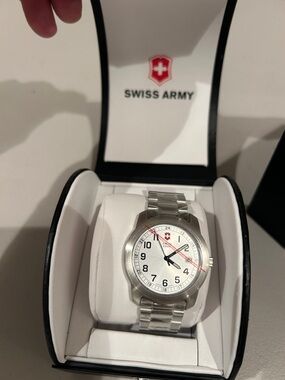 Swiss Army unisex Stainless Steel silver Men's field Watch - new and in box